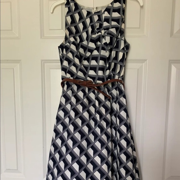 {ANTHRO} architectural shift dress - Picture 3 of 3